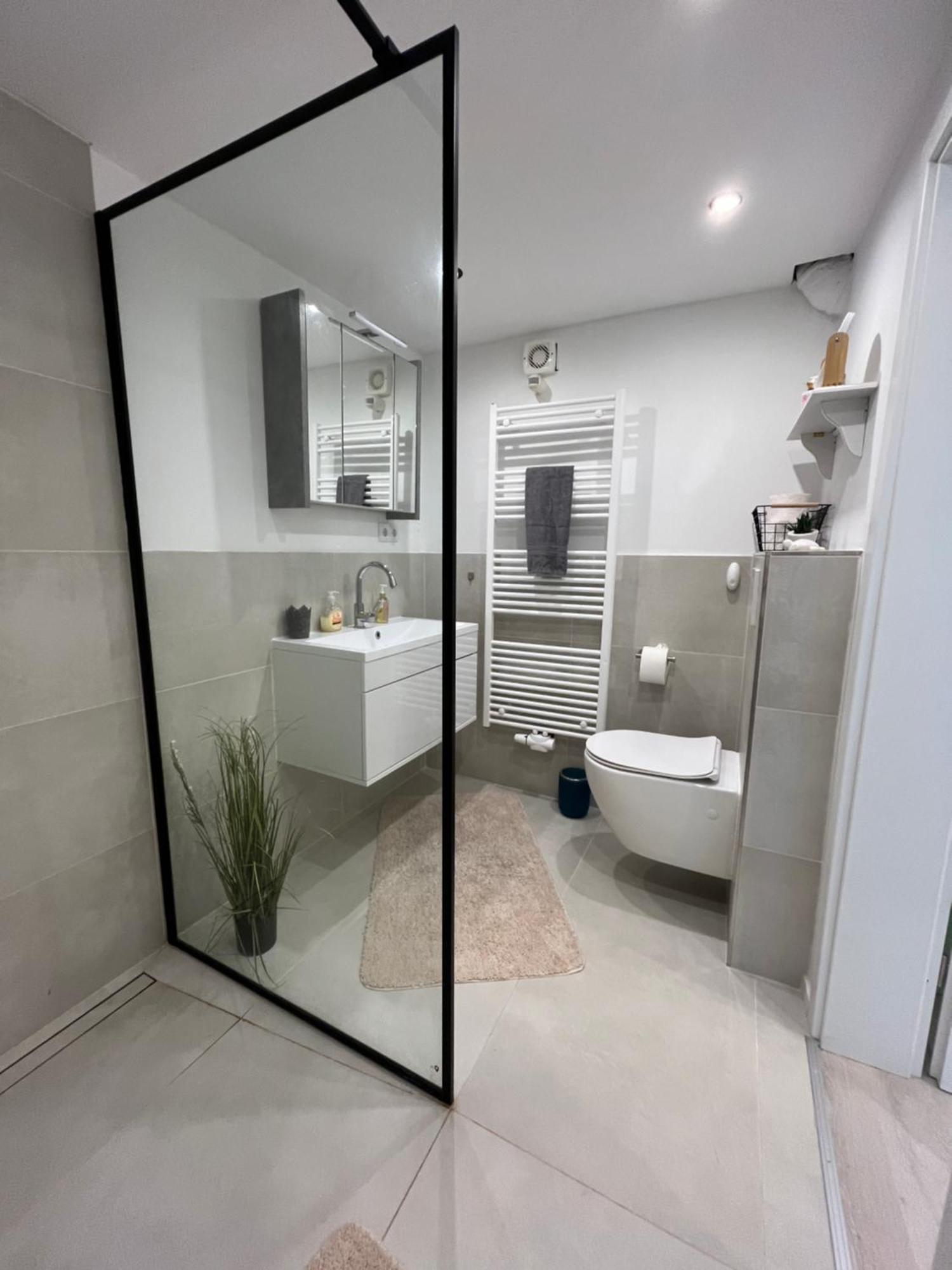 Moderne Ferienwohnung Mit Guter Ausstattung Und Self Checkin Bodenwerder Eksteriør bilde